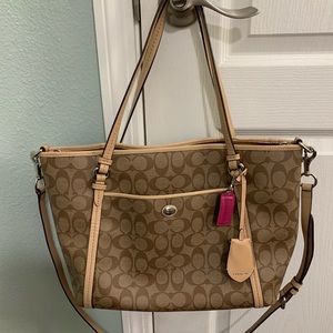 Coach Signature Peyton Pocket Tote